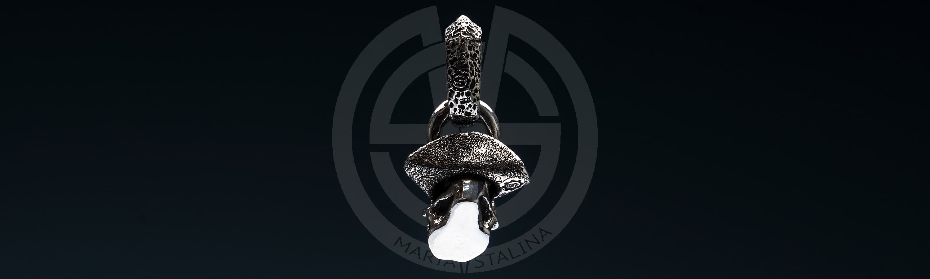 Starlingear Captain pendant and chain_3