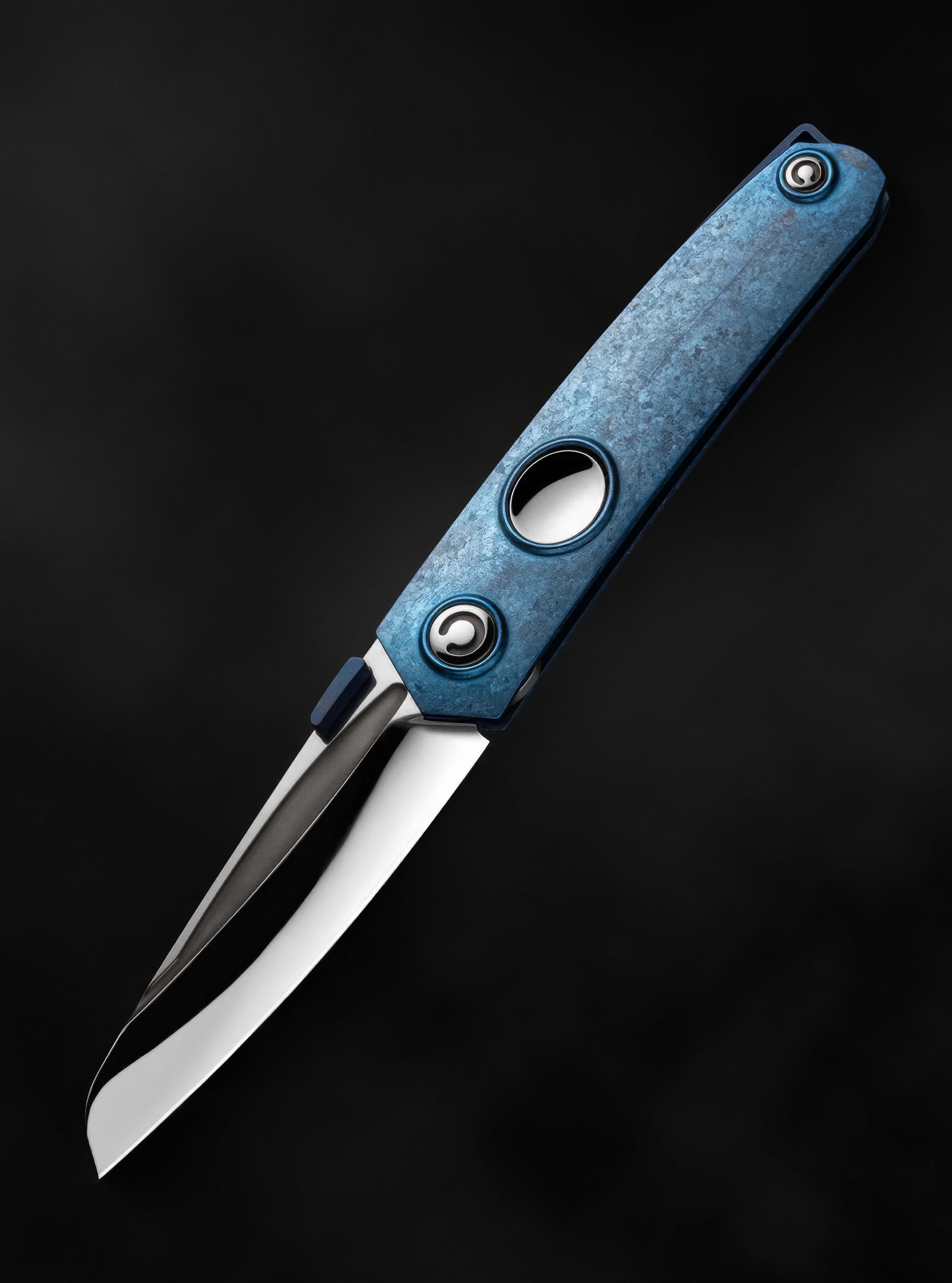 The Tachycardia Malvina knife from the SiL Manufactory is one of a kind