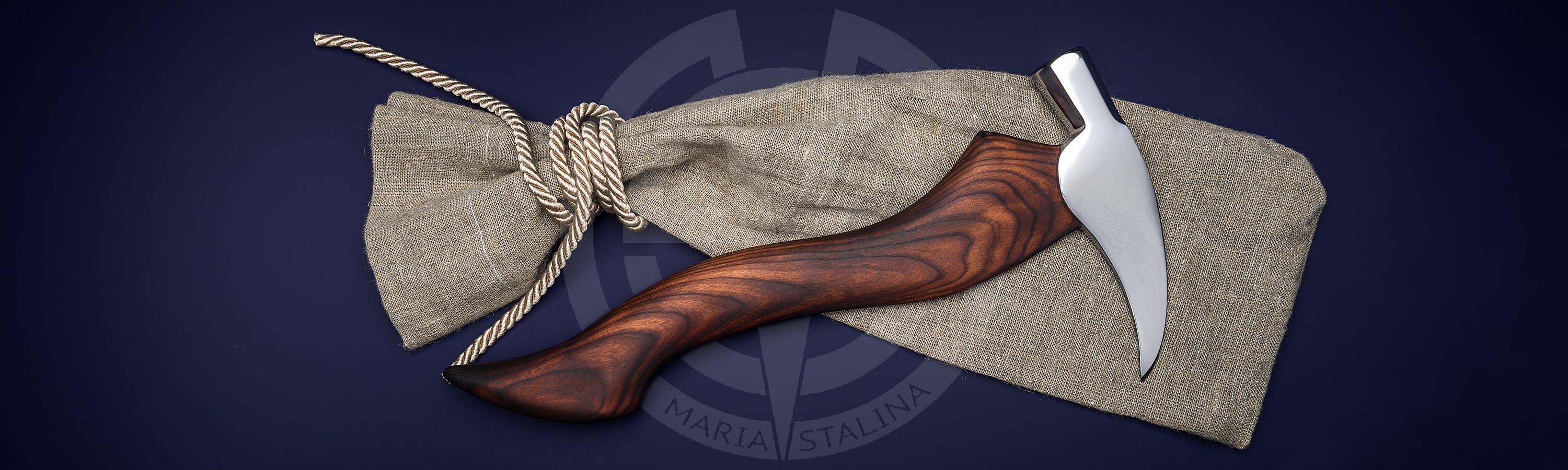 Короткий остроконечный топор с зеркальной полировкой_1 Короткий остроконечный топор с зеркальной полировкой_1