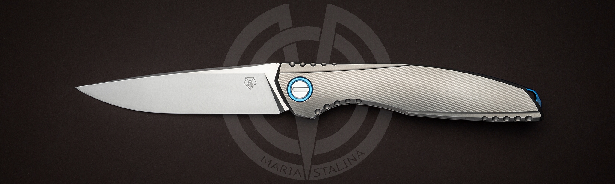 <p>This item is not a cold steel weapon.<br />
Comes with: company packaging (box, polishing cloth, certificate)</p> SBW & Lee Williams 110 Kickstop Sapphire Blue