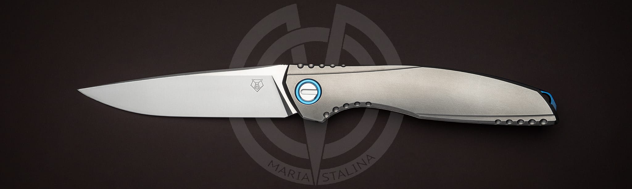 <p>This item is not a cold steel weapon.<br />
Comes with: company packaging (box, polishing cloth, certificate)</p> SBW & Lee Williams 110 Kickstop Sapphire Blue