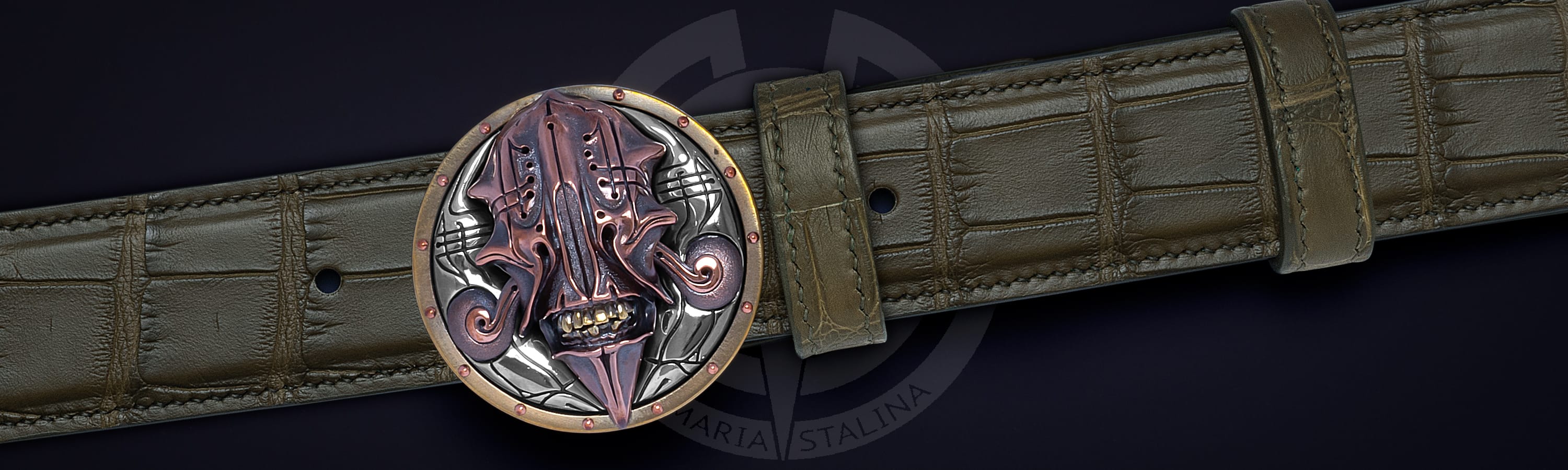 <p>Просим обратить внимание, что фотографии на сайте могут не передавать в полном объеме цветовые нюансы и мелкие детали предмета.<br />
Комплектация: коробка.</p> Ремень с авторской пряжкой «Gloomy Samurai» Крокодил