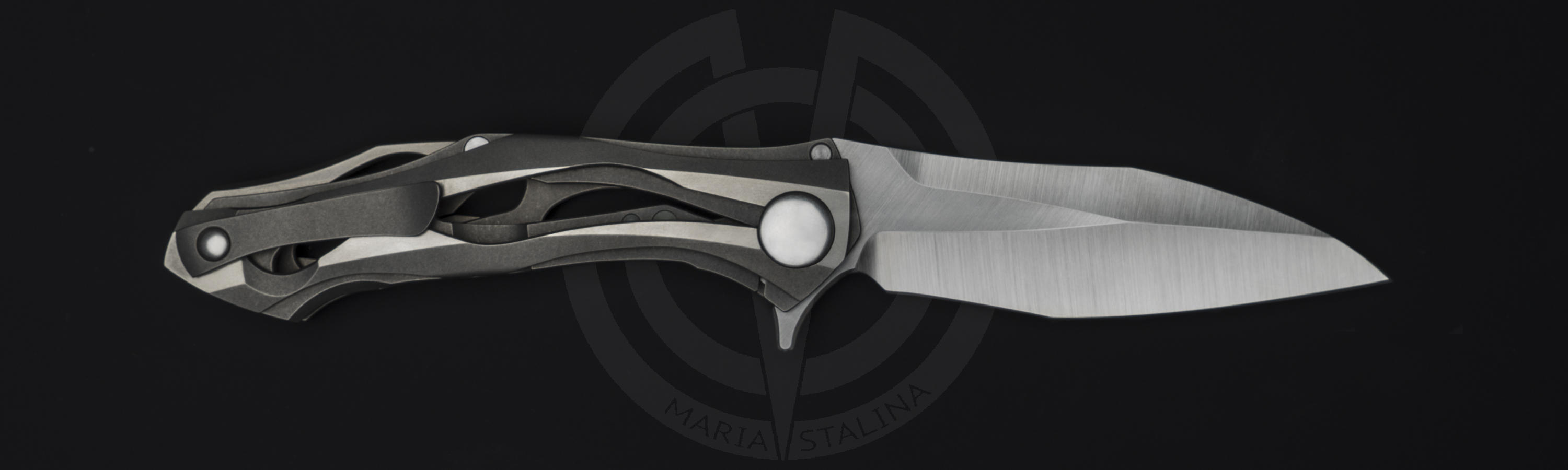Steel M390 blade