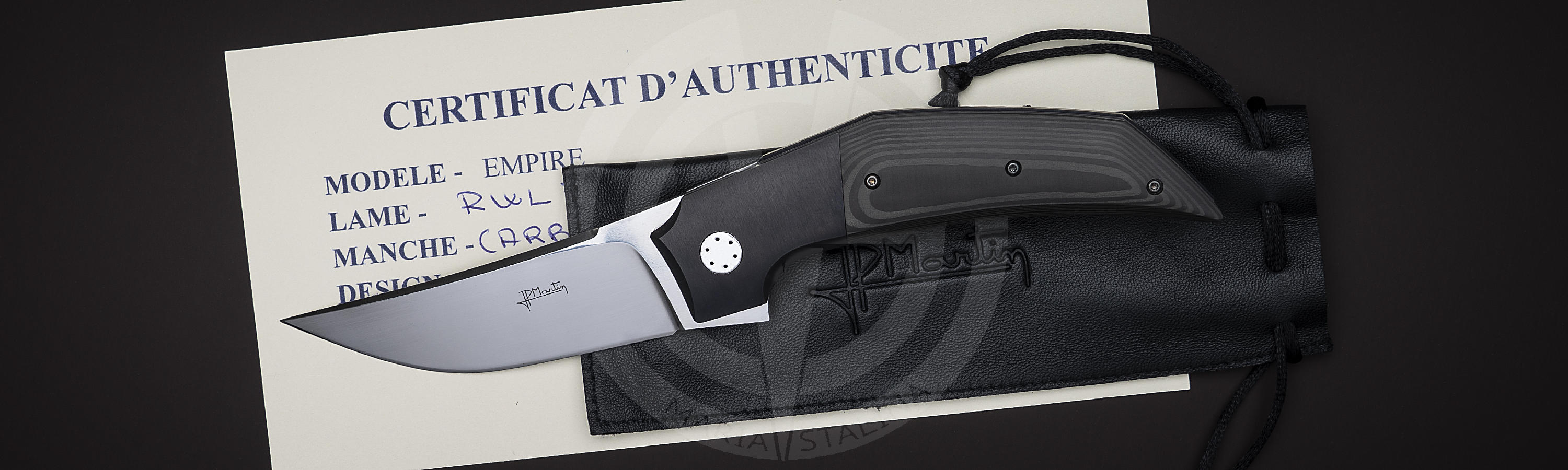 Custom knife Empire comes with a leather case and certificate of authenticity.