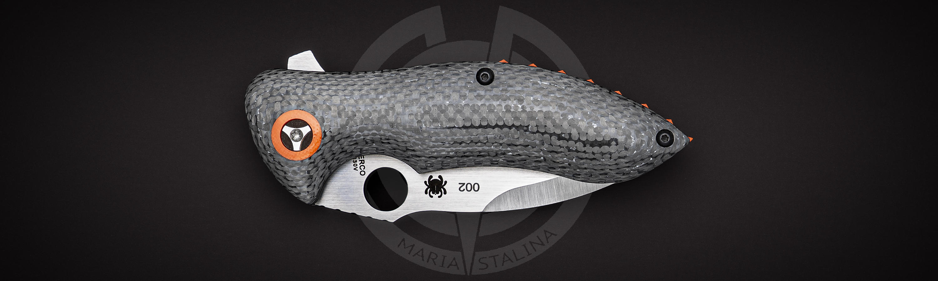 Carbon fiber handle of Rubicon Limited Edition