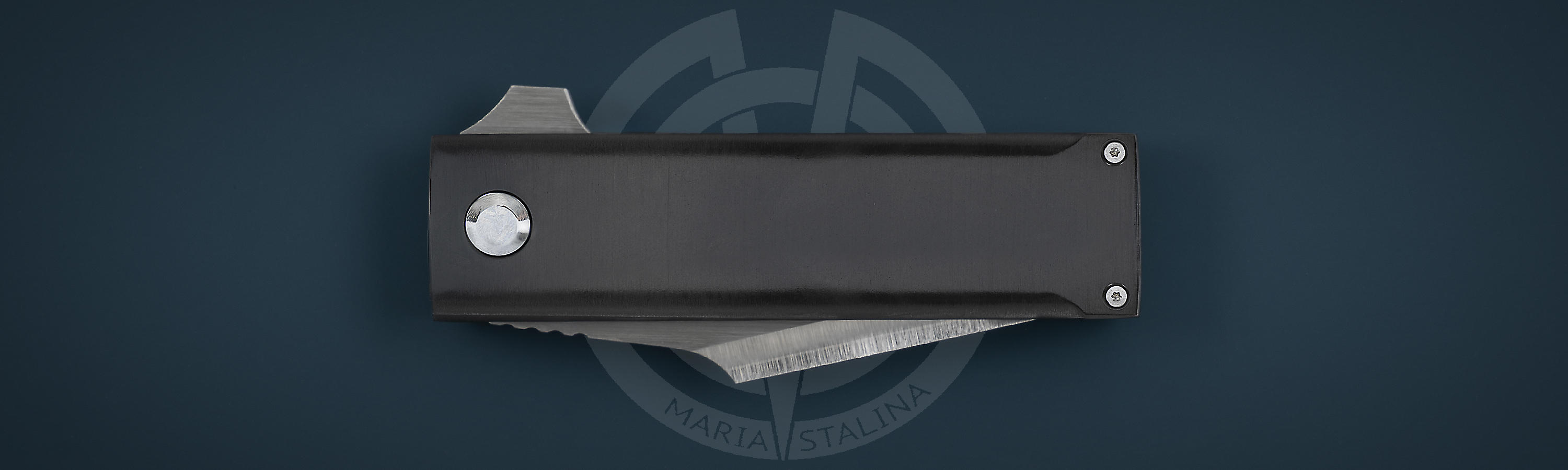 A zirconium handle