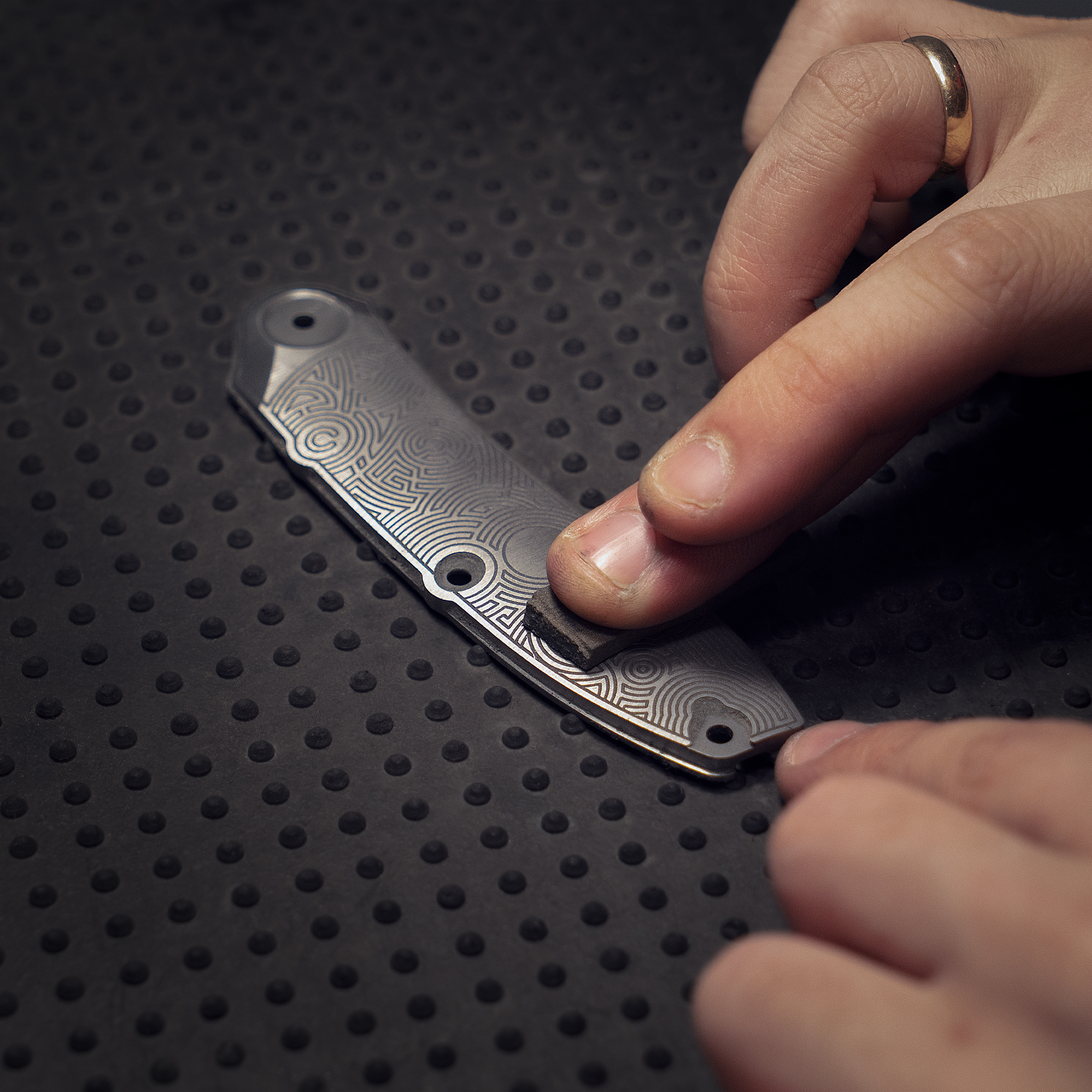 Шлифовка плашек складного ножа ручной работы Техношаман BА